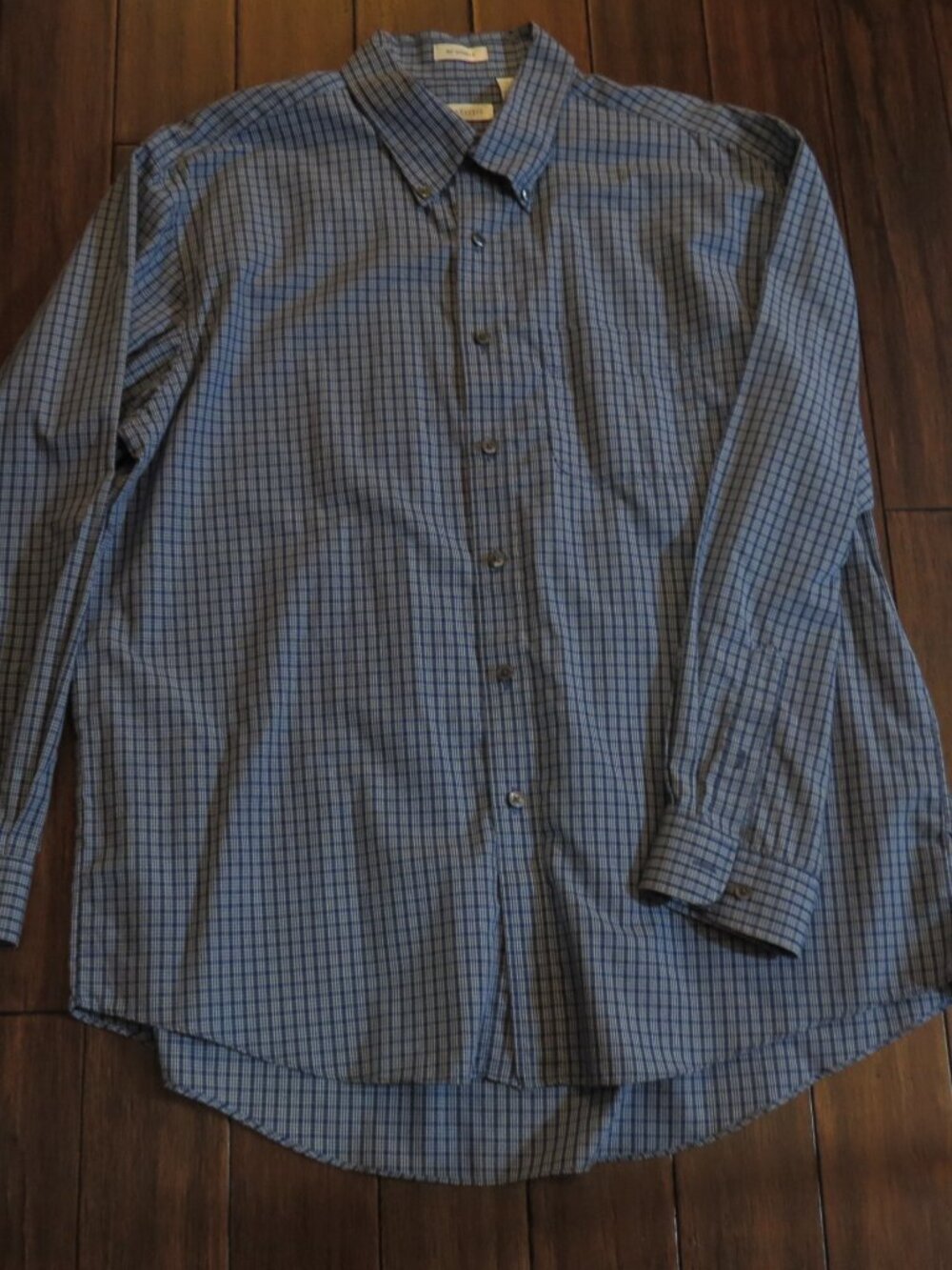 Van Heusen No Wrinkle XL 17-17/5 Button Down Long Sleeve Shirt Plaid Blue White